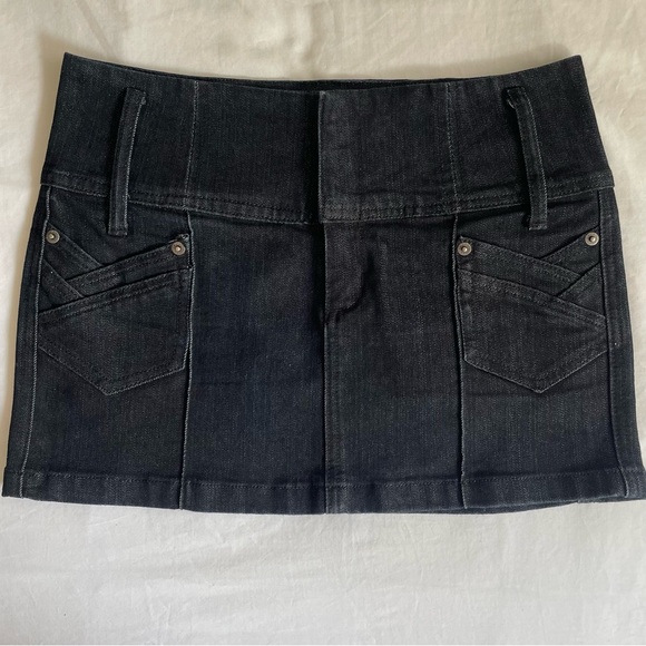 Low waisted dark deni mini skirt - Picture 3 of 6